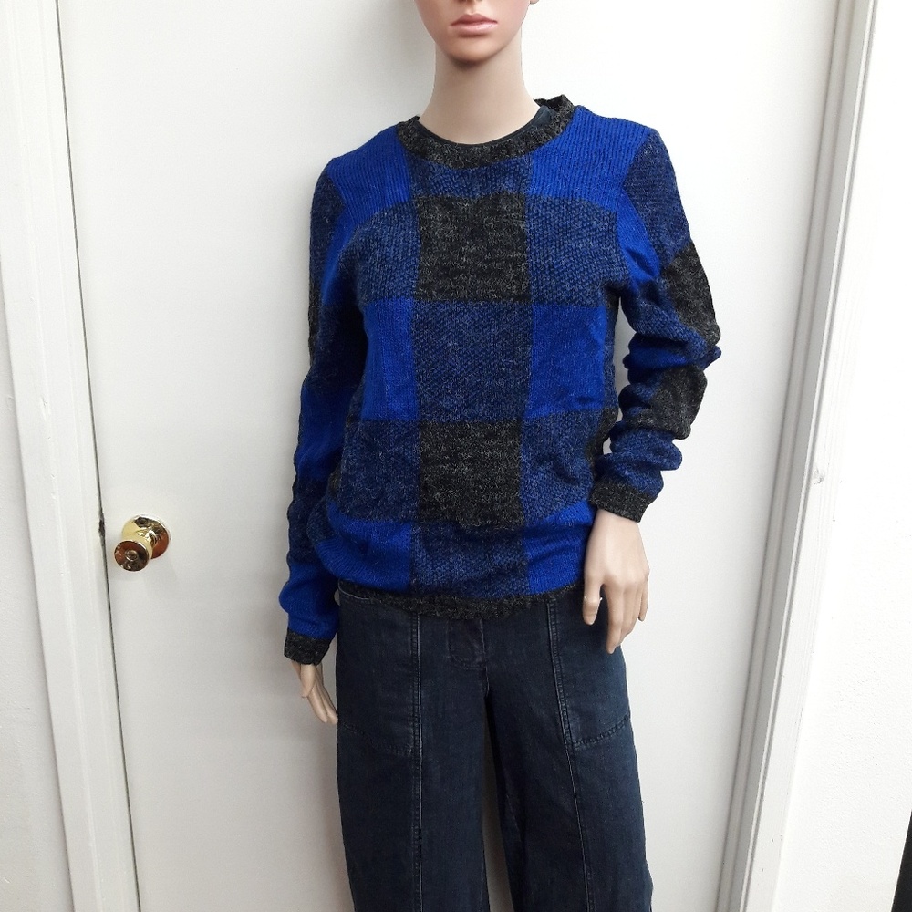 Sweater - Picture 2 of 2